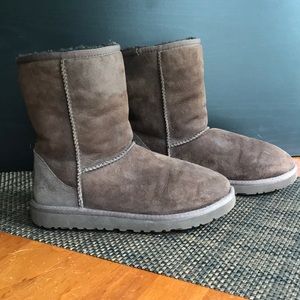 UGG boots brown women’s size 4